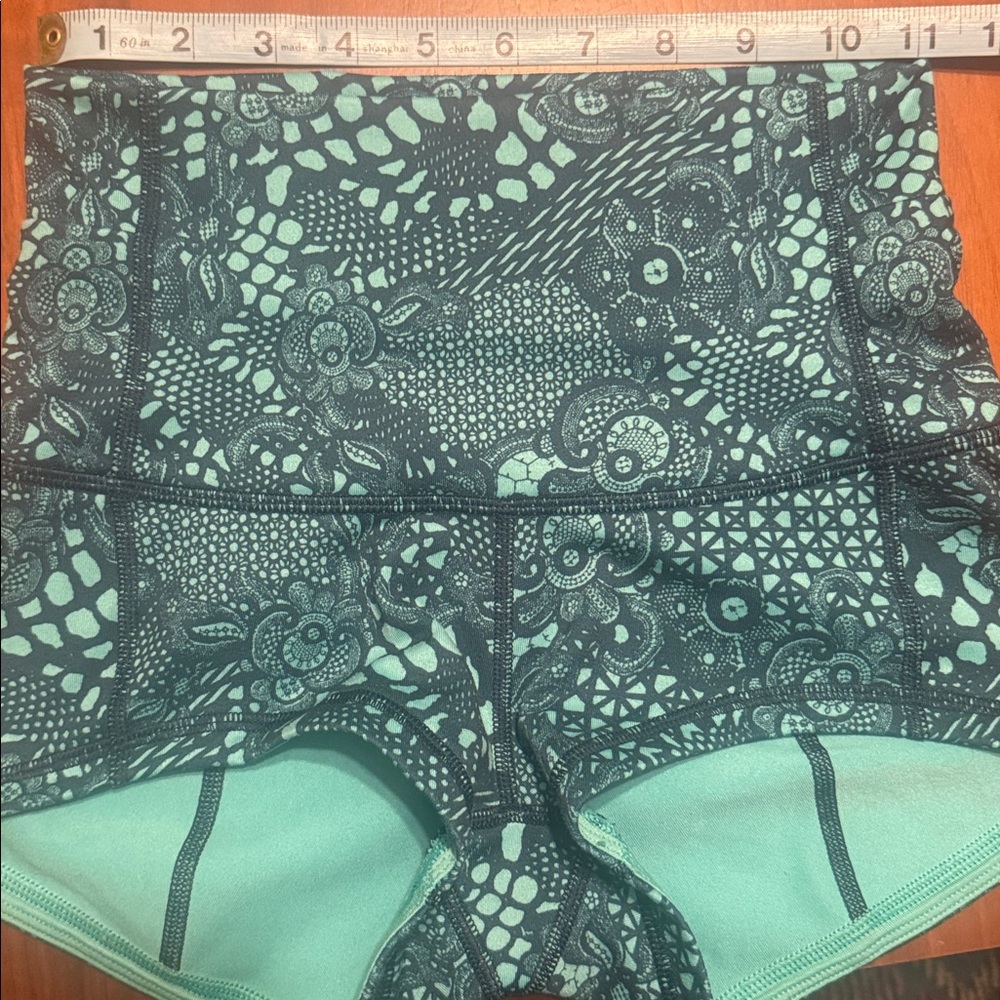 Lululemon Wunder Short - Pretty Lace- Bali Breeze/Alberta Lake- 2”inseam. - Picture 5 of 8